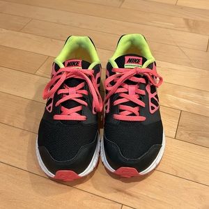 EUC Nike Downshifter 6 size 4.5